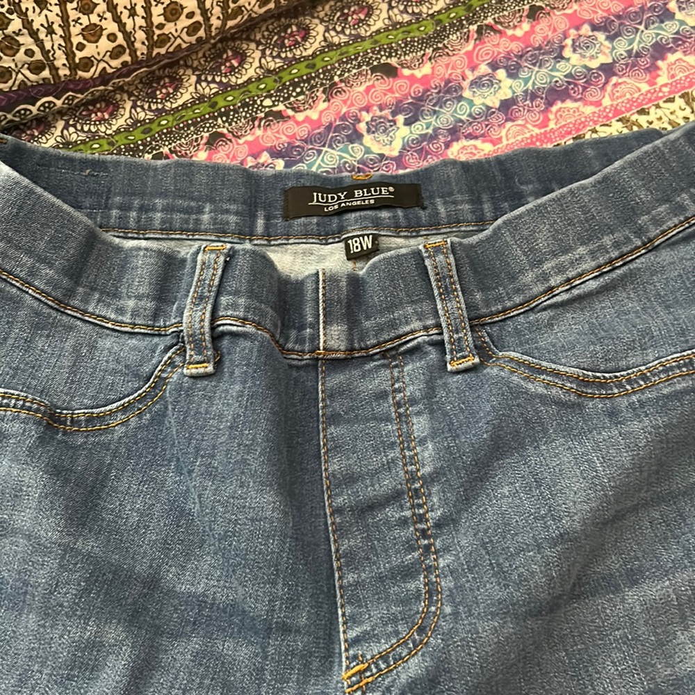 18 W Judy Blue pull on jeans with light distressing.